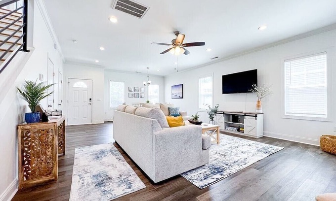 Wilmington House | Dual Homes, 8 Beds: A Double Delight in Wilmington!