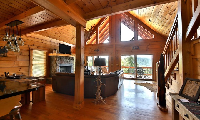 Vein Mountain Cabin | Serene Mountain Cabin w/View in Private Community