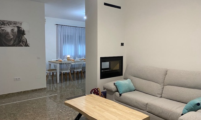 El Puerto de Santa Maria Ski Chalet | Nice house 5 min from the beach, ideal for families.