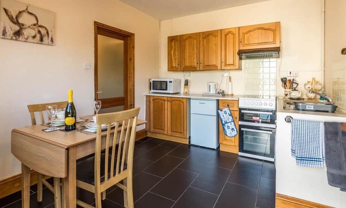 Tavernspite House | Primrose - 1 Bedroom Cottage - Llanteg