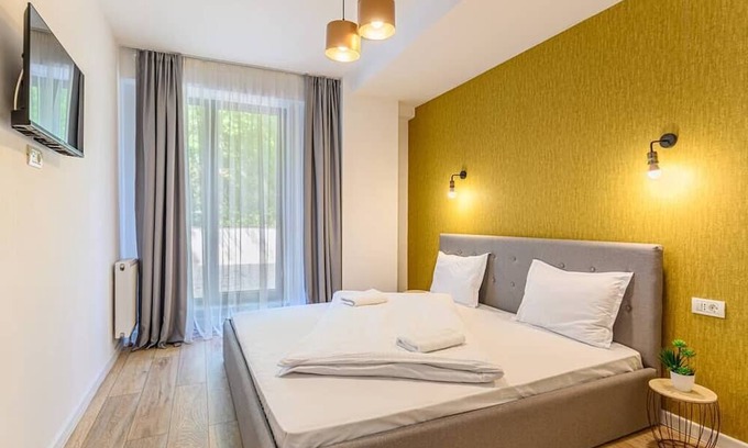 Brasov Apartment | Lovely 2BR - Seasons Residence