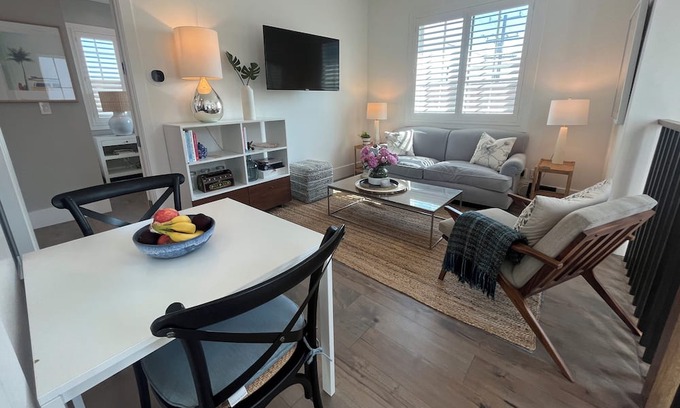 Sunset Park Apartment | Brand new furnished 1-bed apartment in Santa Monica in quiet neighborhood.