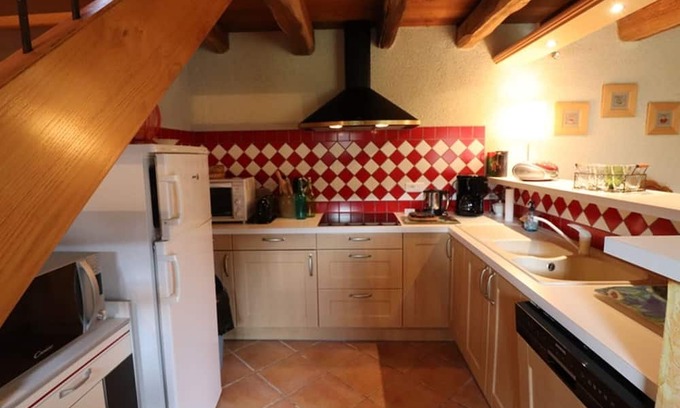 Lapeyrugue Cottage | Gite Lapeyrugue, 2 bedrooms, 4 persons
