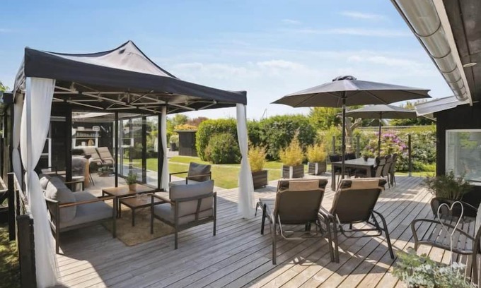Hasmark Strand House | "Helmina" - 125m from the sea by Interhome