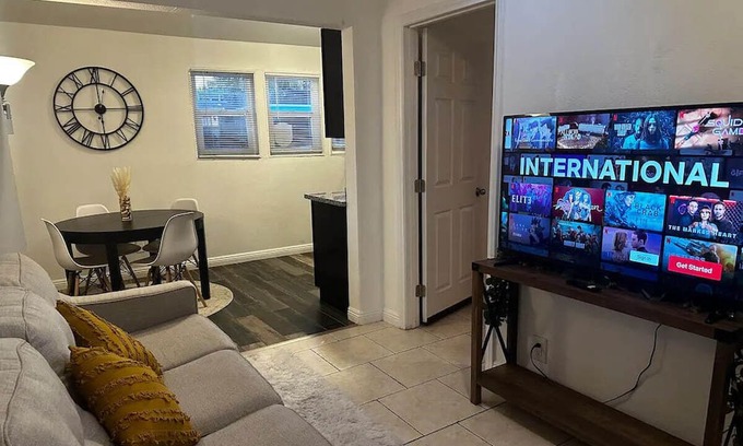 Security Acres House | Fully Equipped Townhouse Scottsdale Arizona - Washer/dryer and Kitchen!