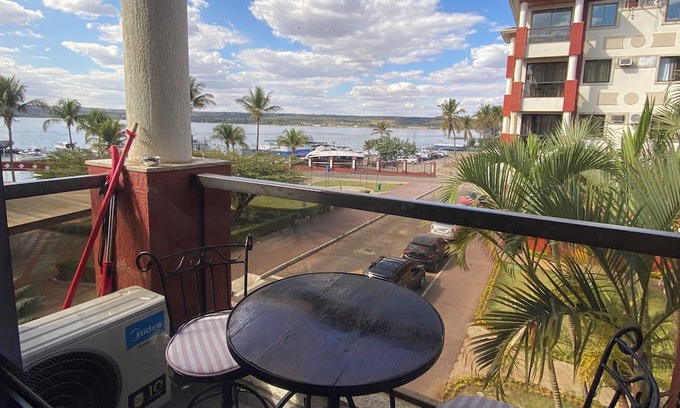Smin Apartment | Luxuoso Flat em Resort com Vista Incrível Para o Lago
