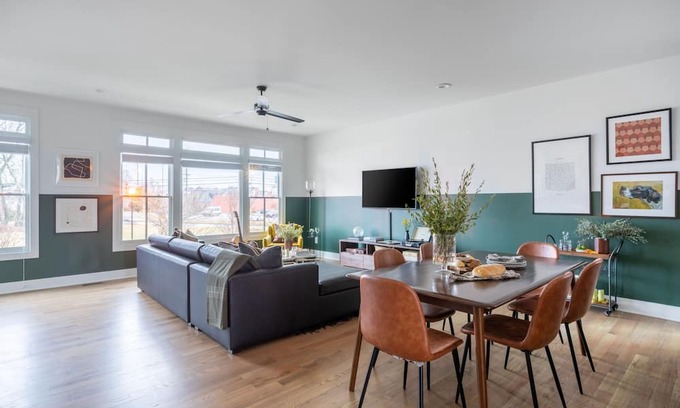 Buena Vista House | Faith by AvantStay | Stylish 4BR Condo in Heart of Nashville