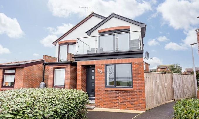 Poole Apartment | The Retreat - a house that sleeps 3 guests in 2 bedrooms