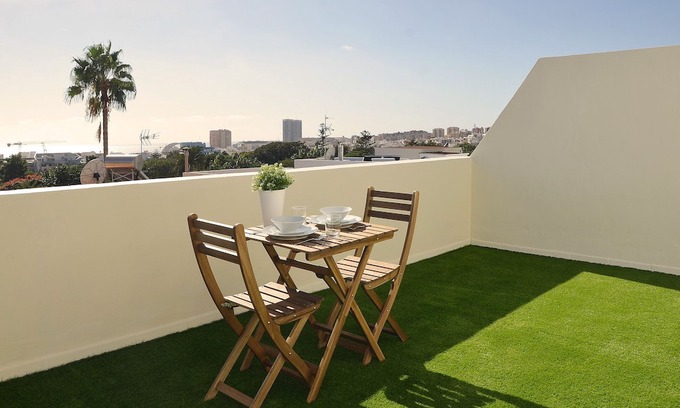 Santa Cruz de Tenerife Apartment | Great studio penthouse of 25 m2, with a large and terrace overlooking the sea and all of Santa Cruz