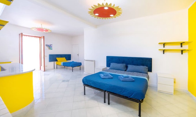 Procida Bed & Breakfast | OPEN SPACE PROCIDA 5 minutes from the beaches