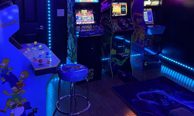 Myrtle Beach House | Arcade room, pool table, 2200sq ft across from ocean!