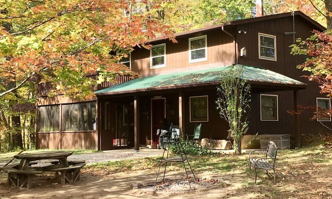 Logan Apartment | Rock Stalls Lodge Hocking Hills