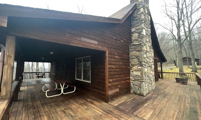 Hot Springs House | Cabin with Endless Mountain Views. 4x4 required