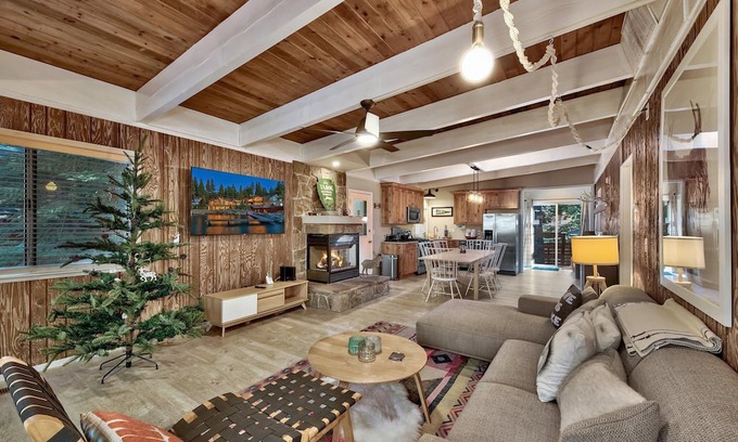 Pioneer Trail House | Kulow Comfy Cabin 3BR, 2BA