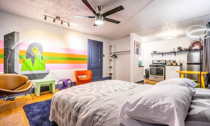 Central Oklahoma City Apartment | Mural studio-near OKC’s beloved Plaza District