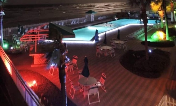 Lenox Park Condo | Extraordinary view! Separate living room! We have full beach access and pool!