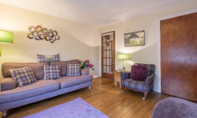 Old Town Apartment | location! location! location!