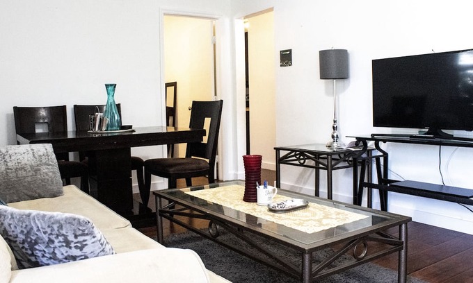 Seybold House | Stylish 2/1 in the heart of the Design District