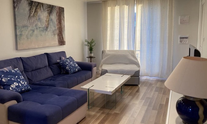 La Seyne-sur-Mer Apartment | T3, 60 m2, 3 mins walk from the sablettes beach, air conditioning, calm, WIFI