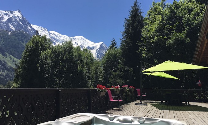 Les Praz-de-Chamonix Ski Chalet | Incredible Chalet-Terrace Incredible-Jacuzzi & Sauna