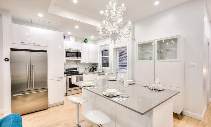 Plateau Mont Royal Condo | Amazing Apartment In The Heart Of The Plateau