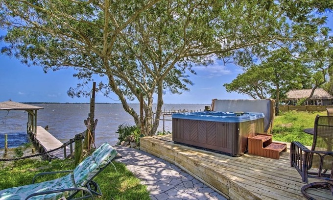 Palm Shores Villa | Waterfront Oasis, DOLPHINS, Deep Water Dock, Full Gym, Tiki Bar, Ocean Boating !