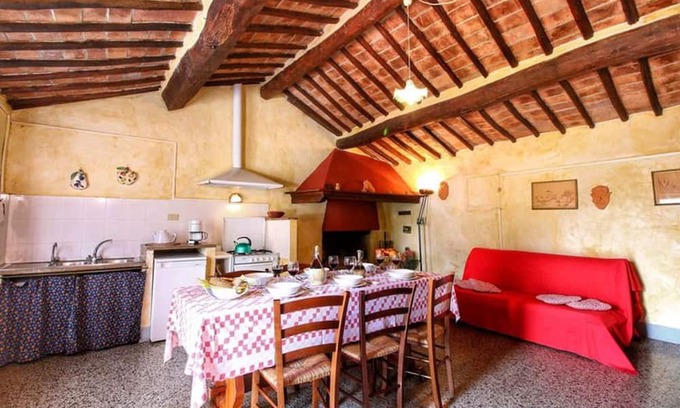 Radicondoli Apartment | Apartment with terrace in Tuscany