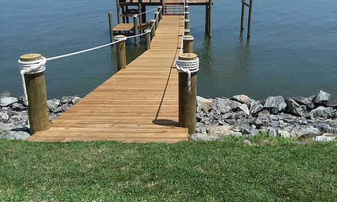 Edwardsville House | Private Estate on Potomac River & Chesapeake Bay, court yard, huge dock, Kayaks