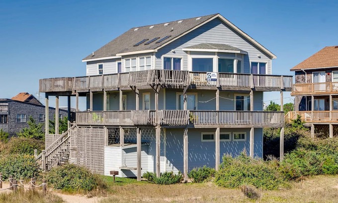 Waves House | Enjoy CHAMPAGNE VIEWS for in this OCEANFRONT home in Waves