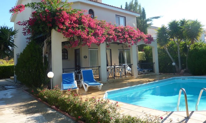 Pegeia Villa | Beautiful 2 bed Villa With Private Pool And Mature Gardens