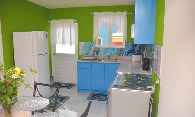 Ivy Apartment | Grateful 5bd by Zenbreak