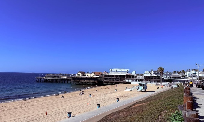 South Redondo Apartment | Oneluxstay 3BR Home Near the Beach