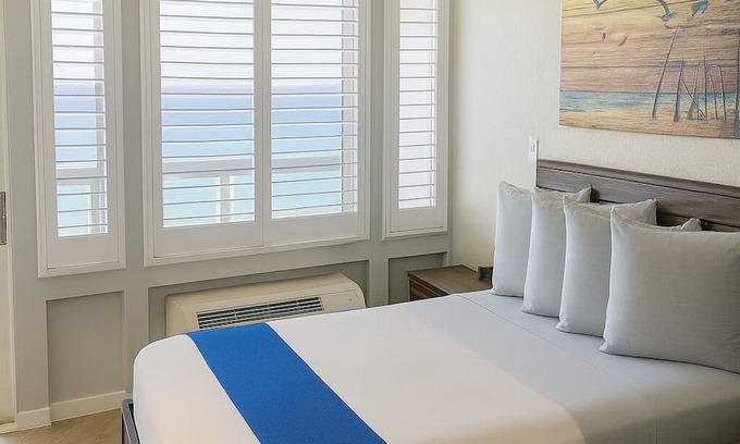 Georgian Inn Hotel | Georgian Inn Beach Club