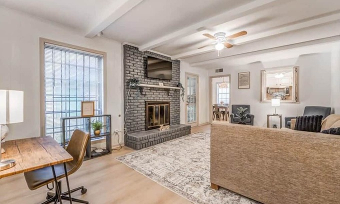 Memphis House | Pinecrest Cottage