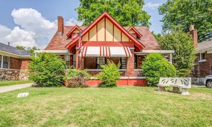 Vollintine-Evergreen House | Garland Haven Hideaway Both Units