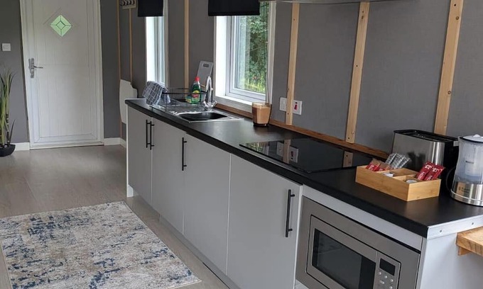 Kingswood Cabin | Tranquil Cabin Retreat in Welshpool