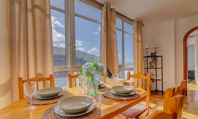 San Marcos Apartment | Oceanview Retreat 50m to Beach Sunset Terrace Ensuite
