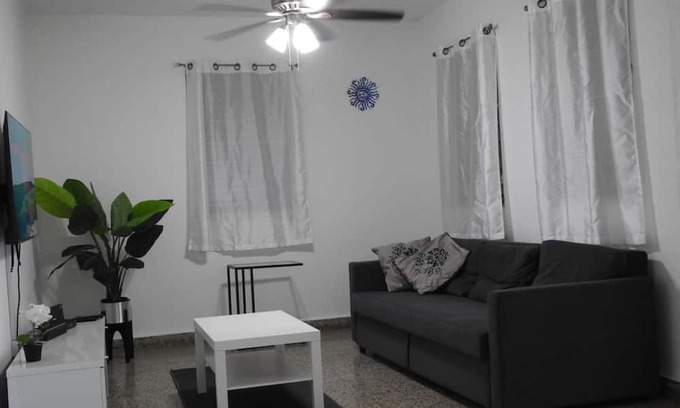 Bayamon House | Casa del Sol-a Hospitals Malls Restaurants and Train Ride to Coliseo