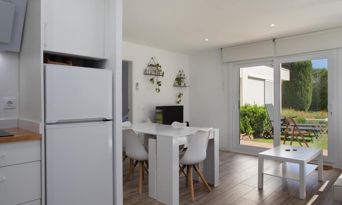 Calella de Palafrugell Apartment | Apartament amb Piscina i Parquing Baixos amb Jard