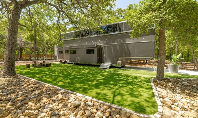 Austin Villa | The Aspen Unit in Austin
