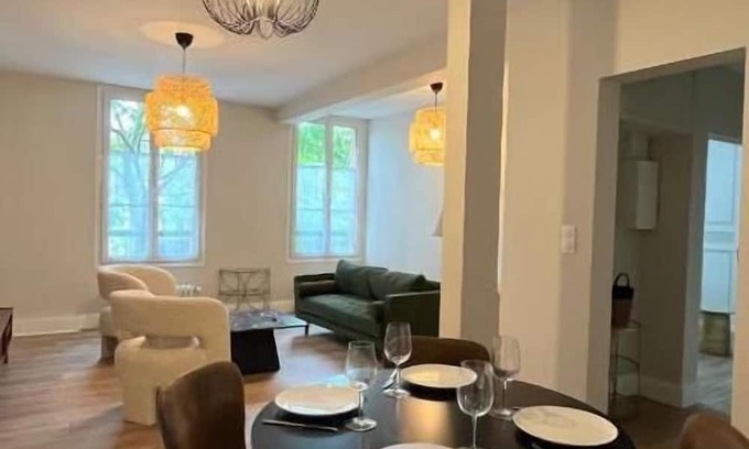 Chartres Apartment | Appartement Jehan de Beauce