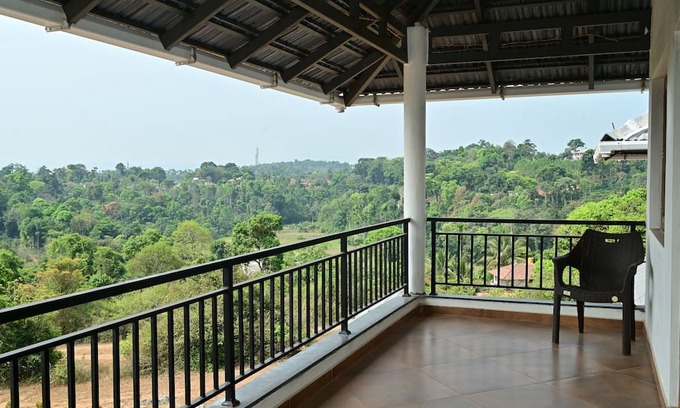 Kudrasthe Bed & Breakfast | Hillock Vista by Triptastic Holidaze