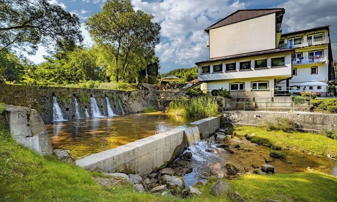 Miedzybrodzie Bialskie Resort | Nad Wodospadem Sp. z o.o
