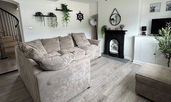 Middlewich House | Charming Middlewich House - Sleeps 4