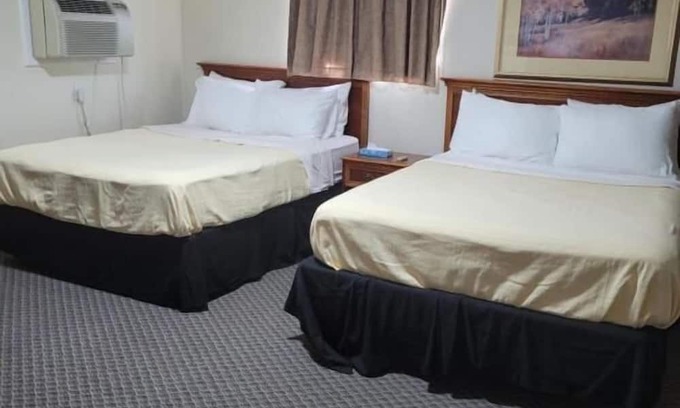 Saddlestring Hotel | Lake Stop Resort
