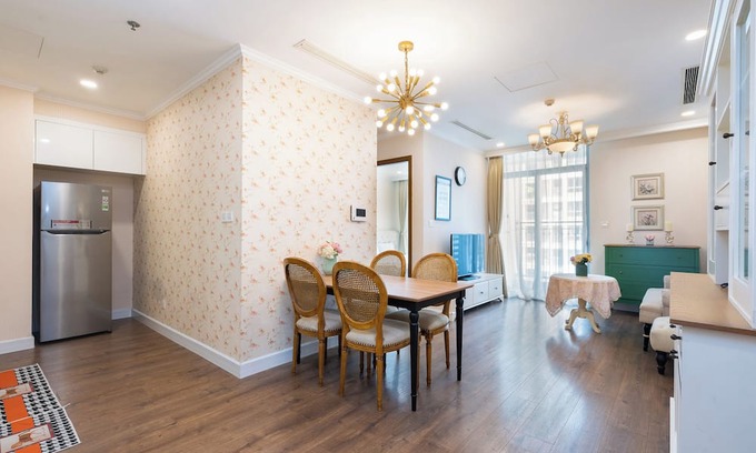 District 9 Apartment | Lumière Riverside by Urban Home