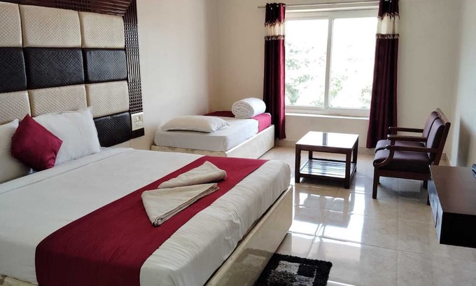 Stuart Hill Hotel | Hotel New Rajdarshan