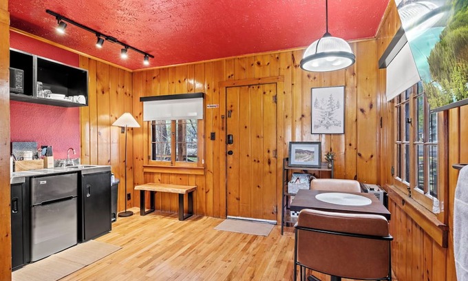 Colorado Springs Cabin | Timber Lodge Cabin 18