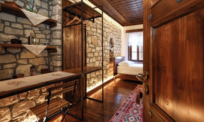 Berat Hotel | Oda e Gurit Boutique Hotel