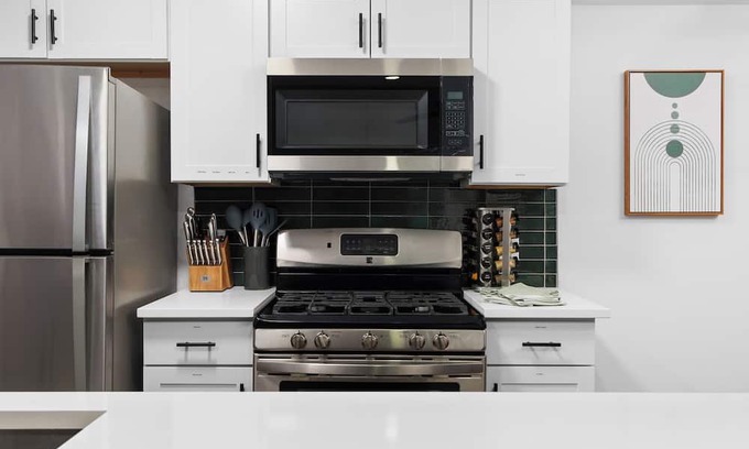 South Lamar House | Prime Location Zilker Park & SoCo Chic